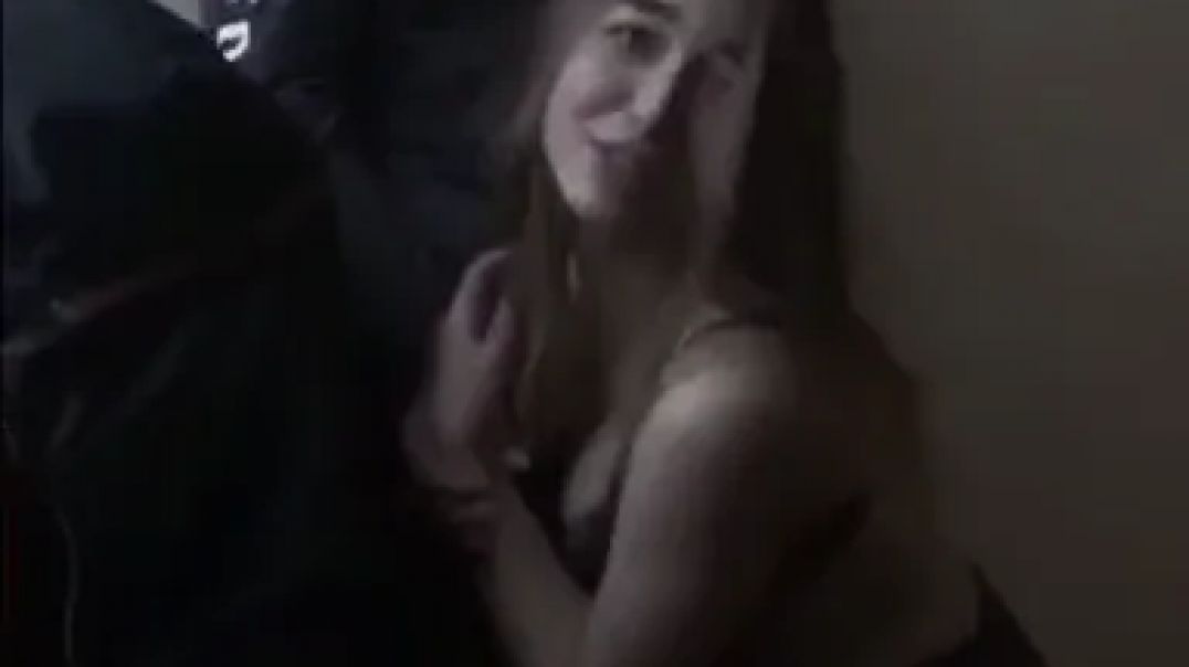 Русская малолетка под веществами просит что бы её выебали трое парней