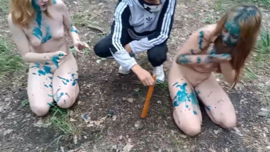 Двум русским закладчицам пришлось не сладко, спортики посадили закладчиц на ножку от стула выебав в 